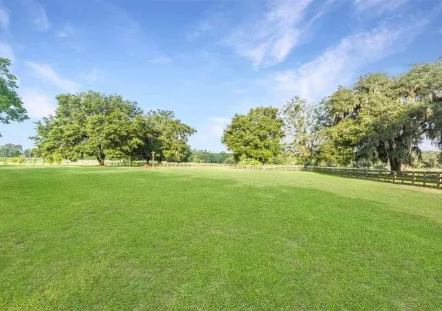 3rd image of 340 Se 30Th Ave, Trenton, FL 32693 | MLS# GC538858