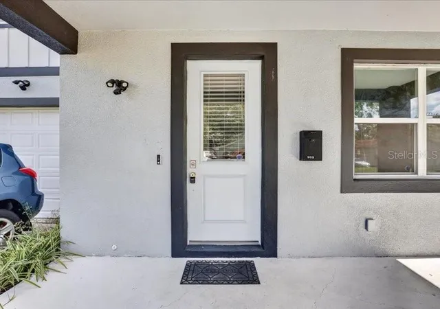 5th image of 909 Randall St, Orlando, FL 32805 | MLS# O6393902
