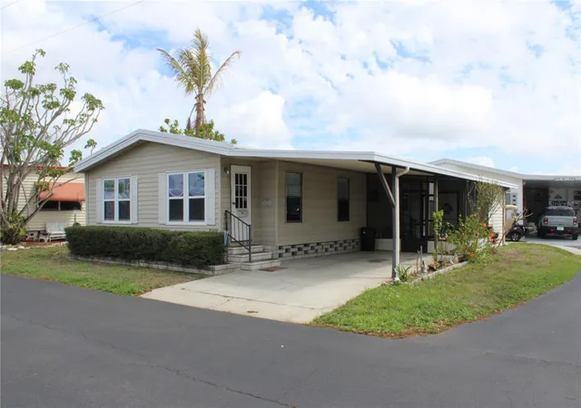 Photo 2 of Manufactured home for sale at 6807 Mount Pleasant Rd Ne #51, Saint Petersburg, FL 33702 | MLS# G5110153 | Listing updated on 2026-05-11