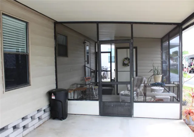 Photo 3 of Manufactured home for sale at 6807 Mount Pleasant Rd NE #51, Saint Petersburg, FL 33702 | MLS# G5110153 | Listing updated on 2026-10-13