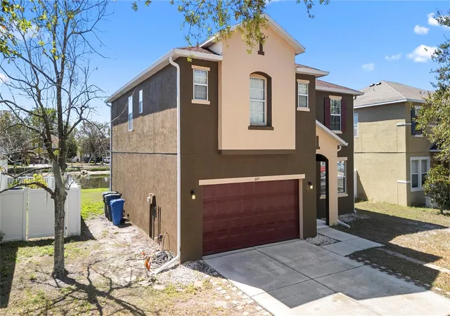 Photo 3 of Sale Pending at 1609 Atlantic Dr, Ruskin, FL 33570 | MLS# TB8490864 | Listing updated on 2026-10-05