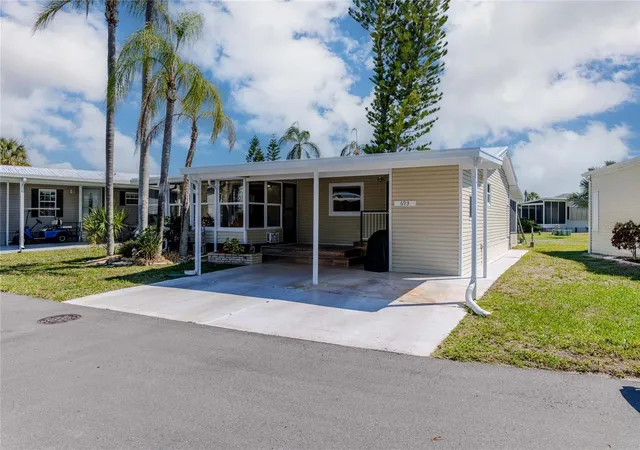 Photo 2 of Manufactured home for sale at 2100 Kings Hwy Crescent #693, Port Charlotte, FL 33980 | MLS# C7523981 | Listing updated on 2026-04-01