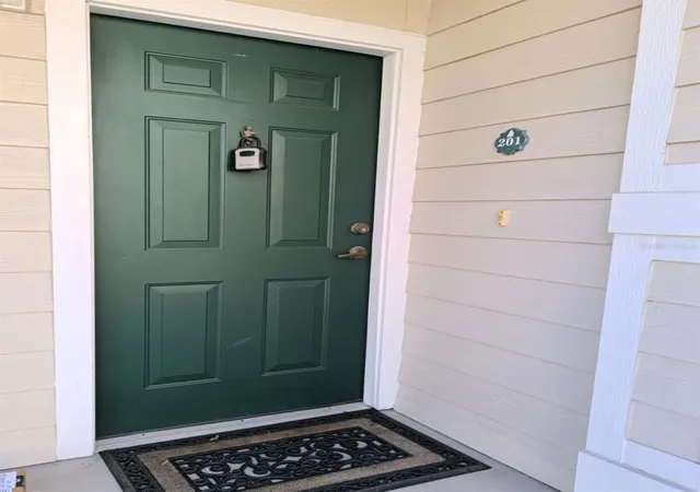 Photo 2 of Condo for sale at 131 Southern Pecan Cir #201, Winter Garden, FL 34787 | MLS# O6393946 | Listing updated on 2026-09-01