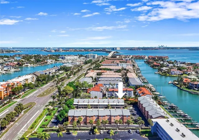 Listing Photo 2 - Condo for sale in building located at 637 Pinellas Bayway S, TIERRA VERDE, FL 33715 - Unit #301