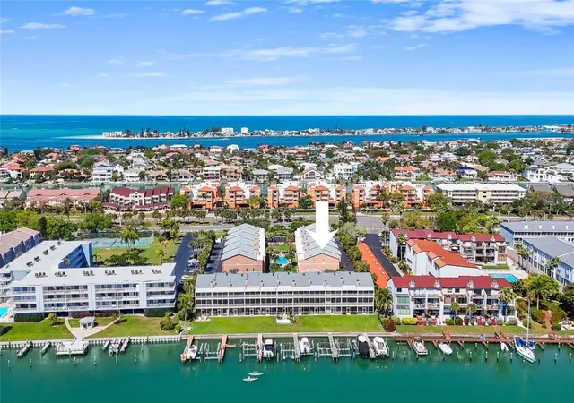 Photo 28 of Townhouse for sale at 637 Pinellas Bayway S #301, Saint Petersburg, FL 33715 | MLS# TB8490902 | Listing updated on 2026-09-15
