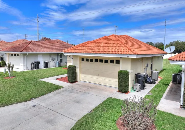 Photo 3 of Single family home for sale at 144 Morning Glory Cir, Winter Haven, FL 33884 | MLS# P4938259 | Listing updated on 2026-10-02