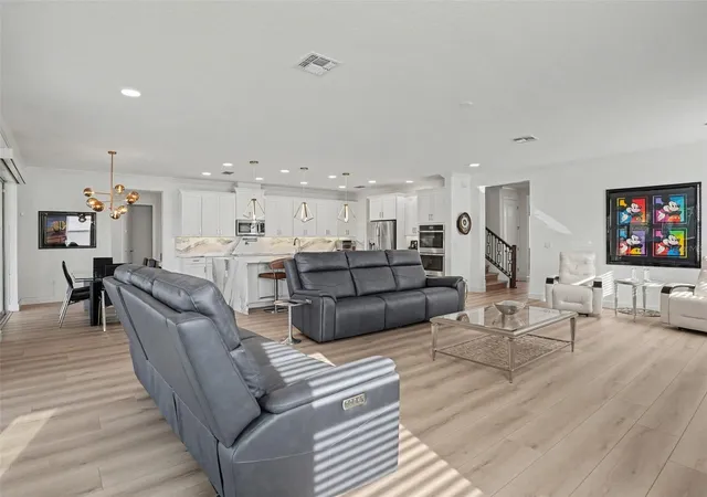 4th image of 2612 Ravencliffe Ter, Oviedo, FL 32765 | MLS# O6393958