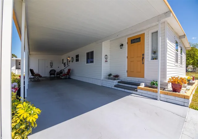 2nd image of 5509 Bermuda Ct, Bradenton, FL 34207 | MLS# A4687666