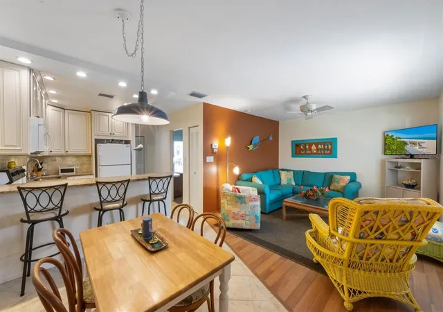 2nd image of 117 7th St N #35, Bradenton Beach, FL 34217 | MLS# A4687670