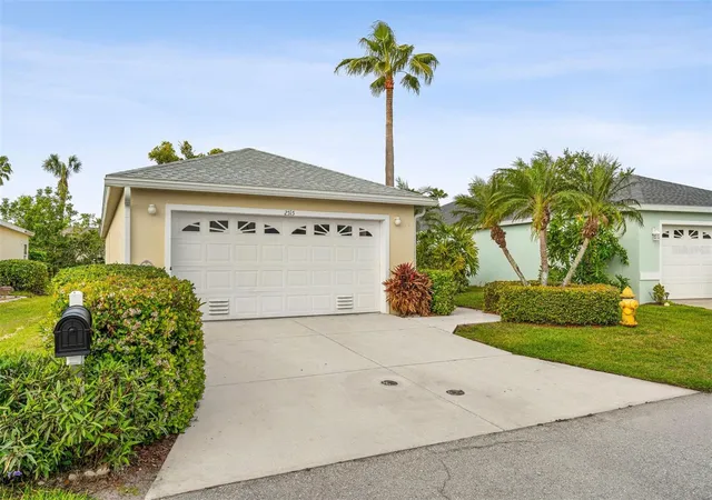 Homes for sale in Palmetto, FL | 2515 Lantana Ln, Palmetto, FL 34221 | MLS# A4687673