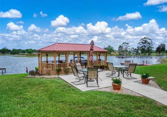 2nd image of 117 Country Clb Dr, LAKE PLACID, FL 33852