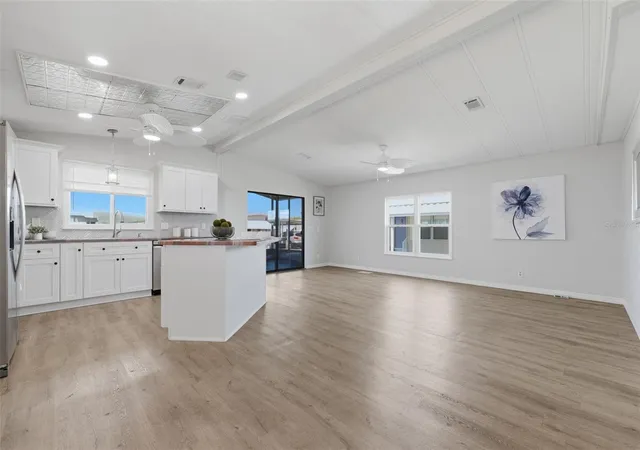 3rd image of 2116 Kona Dr, Holiday, FL 34691 | MLS# W7884274