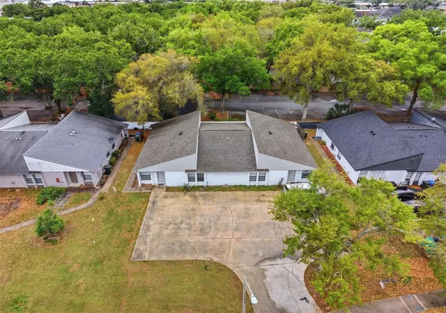4th image of 1912-1918 Crystal Grove Dr, Lakeland, FL 33801 | MLS# S5146602
