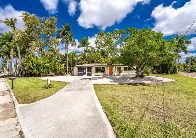 Photo 3 of Single family home for sale at 312 Mcgregor St, Punta Gorda, FL 33950 | MLS# C7524002 | Listing updated on 2026-08-30