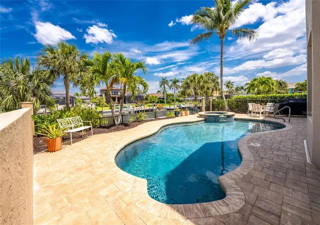 Photo 4 of Single family home for sale at 3337 Sunset Key Cir, Punta Gorda, FL 33955 | MLS# C7524003 | Listing updated on 2026-10-06
