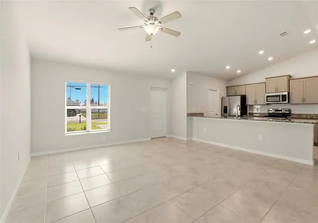 5th image of 3600 Ne 20Th Pl, Cape Coral, FL 33909 | MLS# C7524017