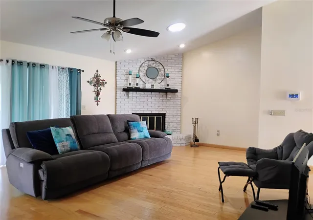 Photo 2 of Single family home for sale at 9120 Queen Elizabeth Ct, Orlando, FL 32818 | MLS# S5146608 | Listing updated on 2026-09-05