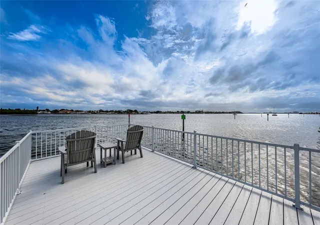 Listing Photo 4 - Condo for sale in building located at 1859 Shore Dr S, St. Petersburg, FL 33707 - Unit #107