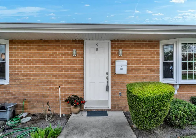Photo 4 of Single family home for sale at 901 Woodward St, Lakeland, FL 33803 | MLS# L4960632 | Listing updated on 2026-09-03