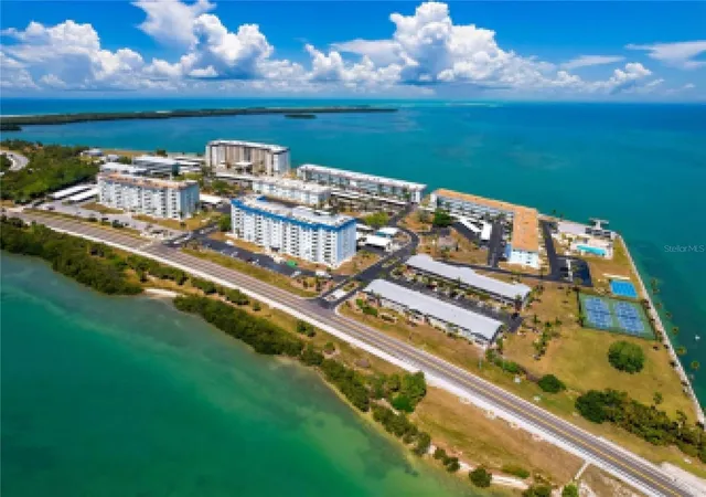 1st image of 7 Island Park Pl #204, Dunedin, FL 34698 | MLS# TB8491109