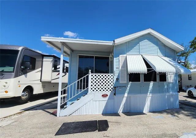 1st image of 3300 26th Ave E, BRADENTON, FL 34208