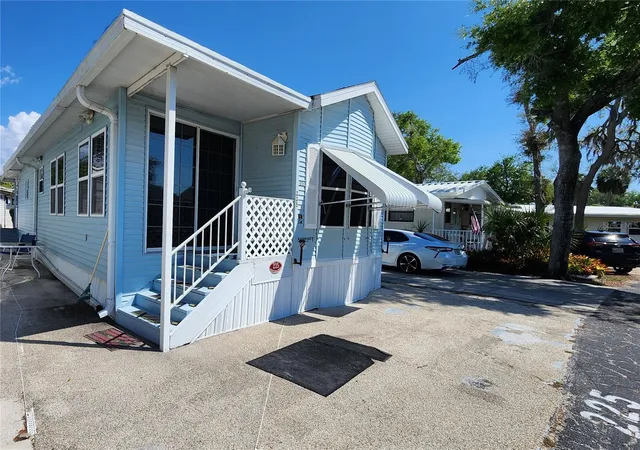 2nd image of 3300 26th Ave E, BRADENTON, FL 34208