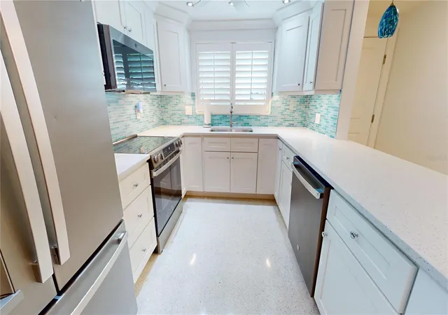 Homes for sale in Longboat Key, FL | 718 Spanish Dr N, Longboat Key, FL 34228 | MLS# A4687749