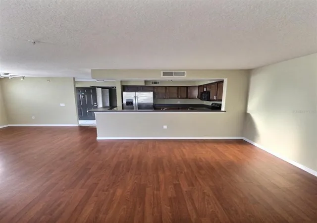Listing Photo 5 - Condo for sale in building located at 13803 Fairway Island Dr, Orlando, FL 32837 - Unit #1618