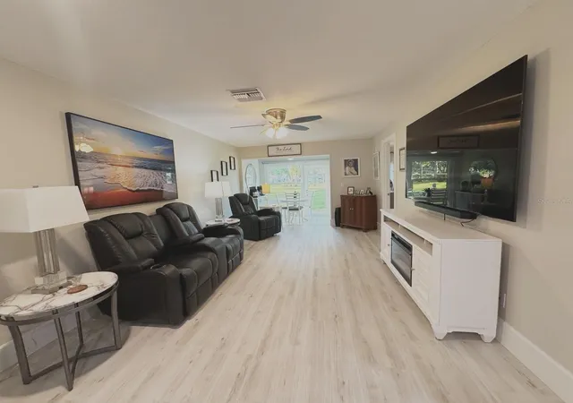 4th image of 2465 Northside Dr #2204, Clearwater, FL 33761 | MLS# TB8491144