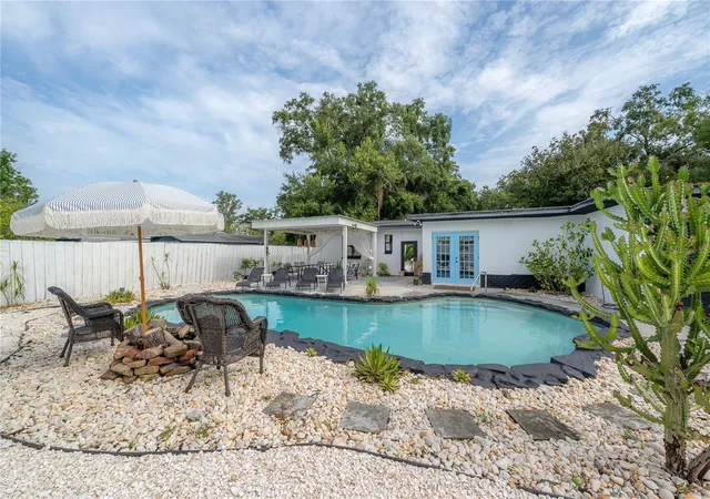 Homes for sale in Tampa, FL | 1304 W Bogie Dr, Tampa, FL 33612 | MLS# TB8491148