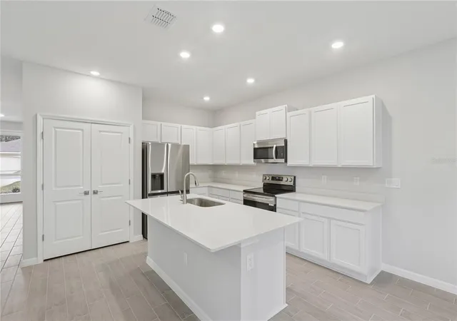 Photo 2 of Single family home for sale at 17094 Sw 20th Court Rd, Ocala, FL 34473 | MLS# OM721607 | Listing updated on 2026-08-18