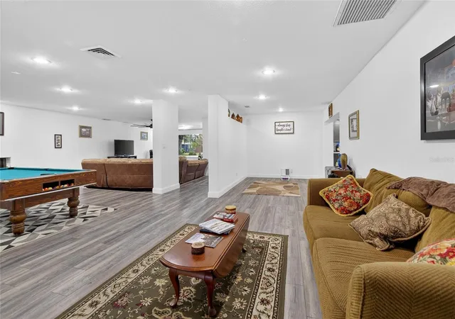 5th image of 723 W Pinedale Dr, Plant City, FL 33563 | MLS# TB8491185
