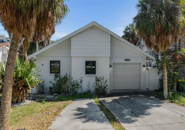 Photo 1 of Single family home for sale at 1040 Sylvan Dr, Sarasota, FL 34234 | MLS# A4687776 | Listing updated on 2026-09-11