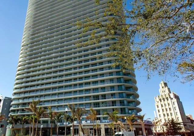 Condo for sale at 400 Central Ave #2001, Saint Petersburg, FL 33701 | MLS# TB8491198 | Listing updated on 2026-09-19