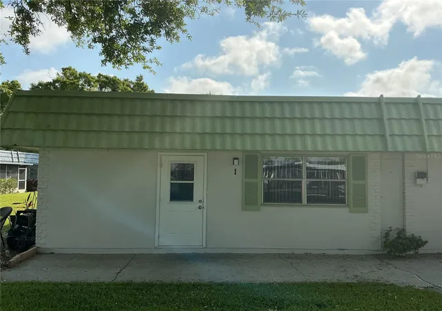 2nd image of 1802 Bedford Ln #1, Sun City Center, FL 33573 | MLS# TB8491225