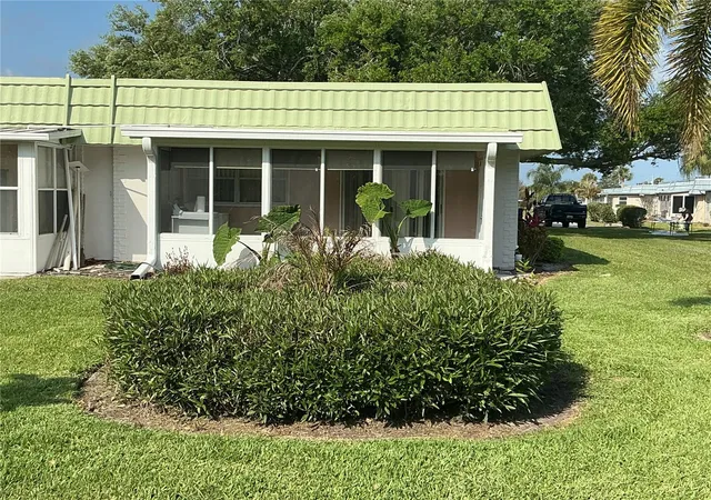 4th image of 1802 Bedford Ln #1, Sun City Center, FL 33573 | MLS# TB8491225