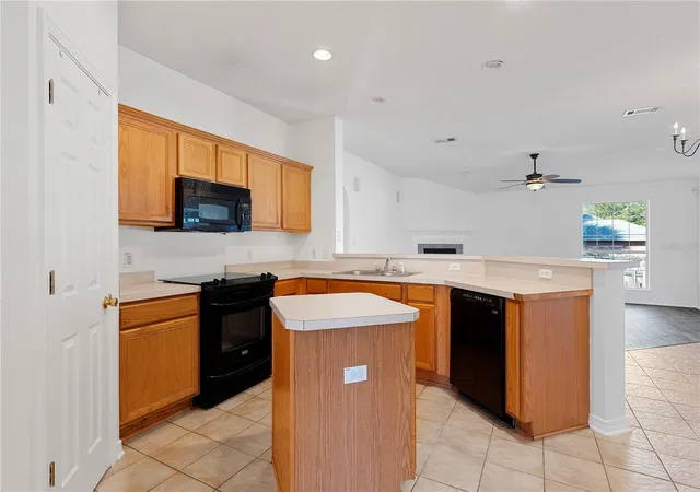 3rd image of 6622 Hallendale Dr, Pensacola, FL 32526 | MLS# TB8491265