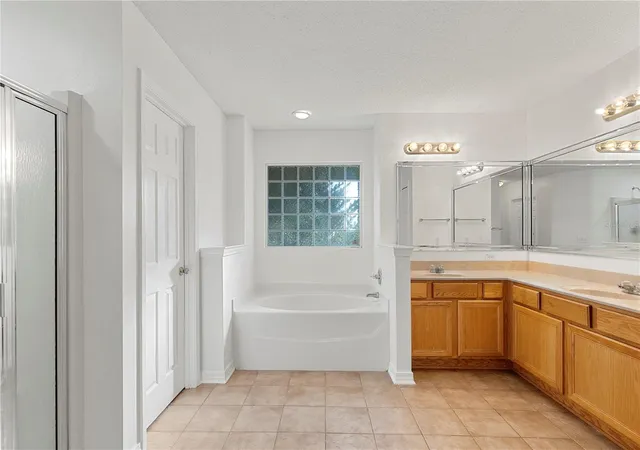 5th image of 6622 Hallendale Dr, Pensacola, FL 32526 | MLS# TB8491265