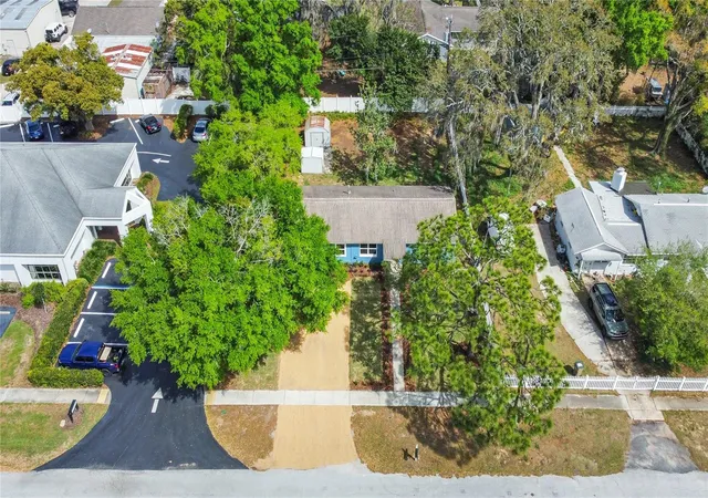 21st image of 25 E Charlotte Ave, Eustis, FL 32726 | MLS# G5110211