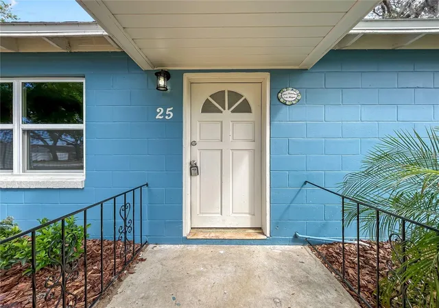 3rd image of 25 E Charlotte Ave, Eustis, FL 32726 | MLS# G5110211