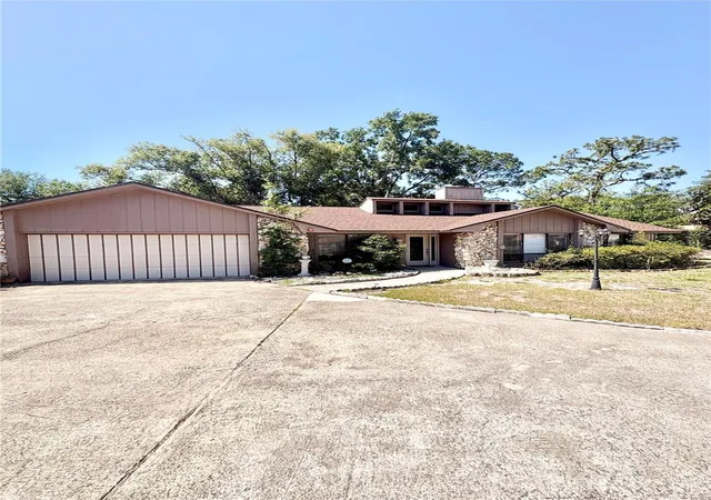 Photo 1 of Single family home for sale at 4504 Crimson Ct, Orlando, FL 32808 | MLS# O6394275 | Listing updated on 2026-09-12