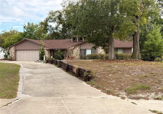 Photo 2 of Single family home for sale at 4504 Crimson Ct, Orlando, FL 32808 | MLS# O6394275 | Listing updated on 2026-09-12