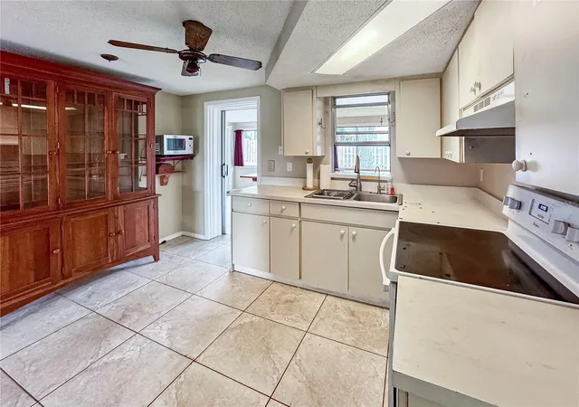 3rd image of 934 Fundy Rd, Venice, FL 34293 | MLS# N6143630