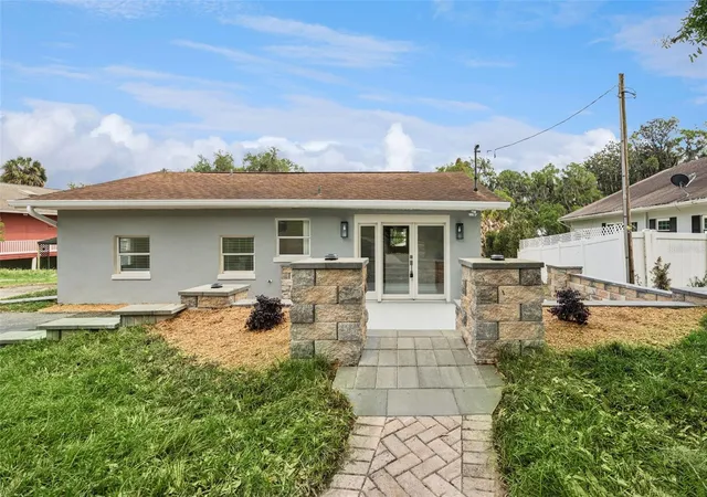 1st image of 2316 N Griffin Dr, Leesburg, FL 34748 | MLS# G5110219