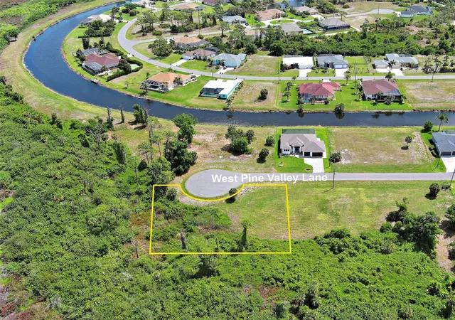 4th image of 171 W Pine Valley Ln, Rotonda West, FL 33947 | MLS# D6146799