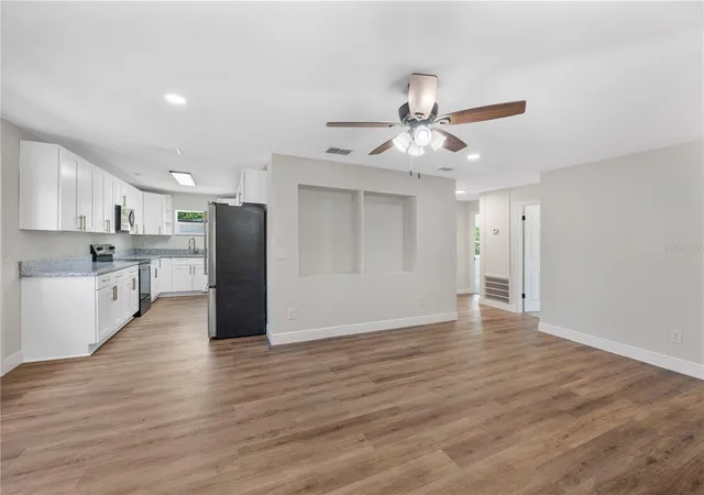 4th image of 1215 El Camino Rd, Lakeland, FL 33805 | MLS# TB8491365