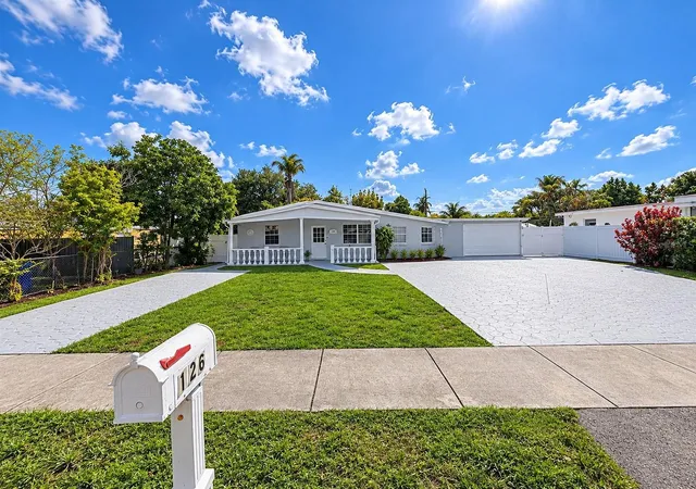 Photo 3 of Single family home for sale at 126 Miami Gdns Rd, West Park, FL 33023 | MLS# TB8491387 | Listing updated on 2026-09-25
