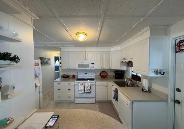 2nd image of 611 Iris Dr, Venice, FL 34293 | MLS# N6143632