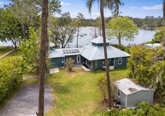 4th image of 299 Riley Lake Dr, Hawthorne, FL 32640 | MLS# GC538917