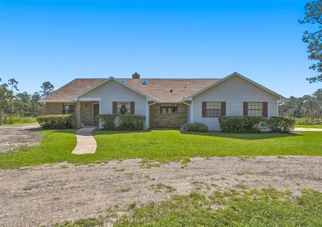 Photo 1 of Single family home for sale at 349 Seminole Woods Blvd, Geneva, FL 32732 | MLS# O6394362 | Listing updated on 2026-09-24